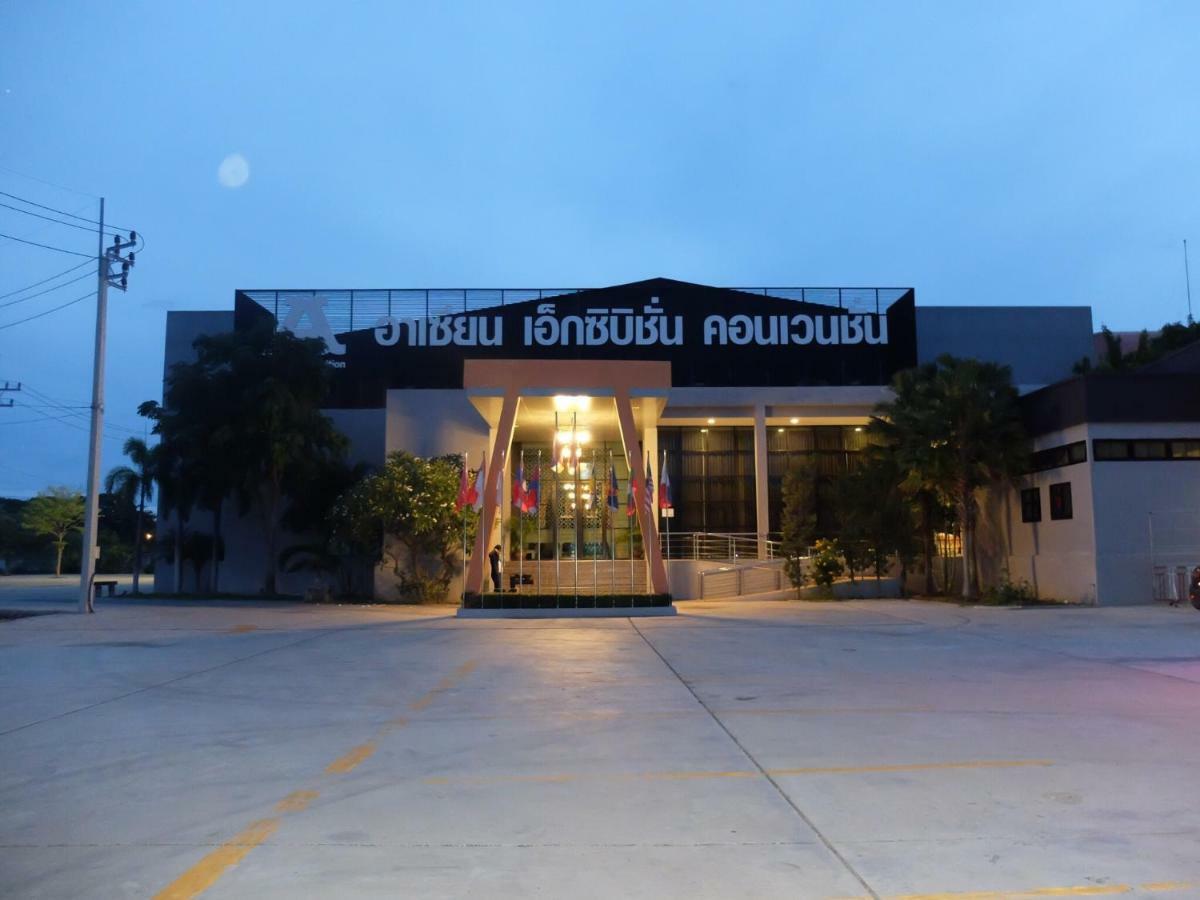 Prelude Hotel Kanchanaburi Exterior foto